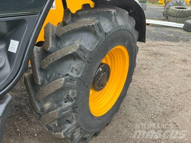 JCB 531-70 مناولات متداخلة