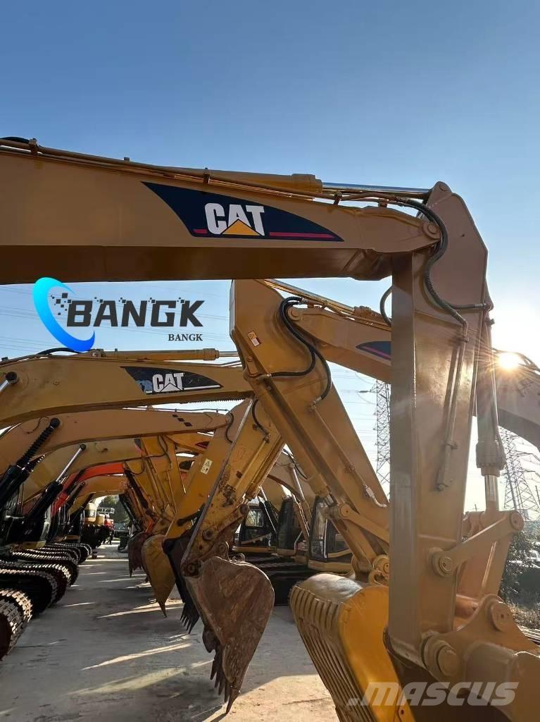 CAT 320 B حفارات زحافة
