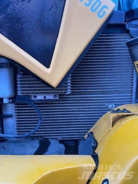 Volvo L 30 G لوادر بعجل