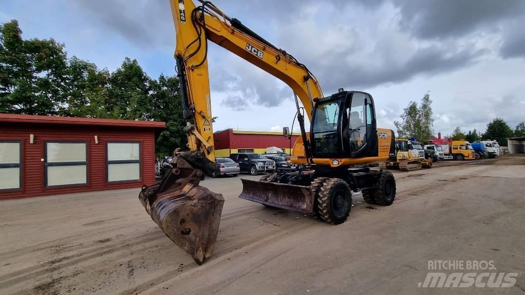 JCB 145W حفارات بعجل
