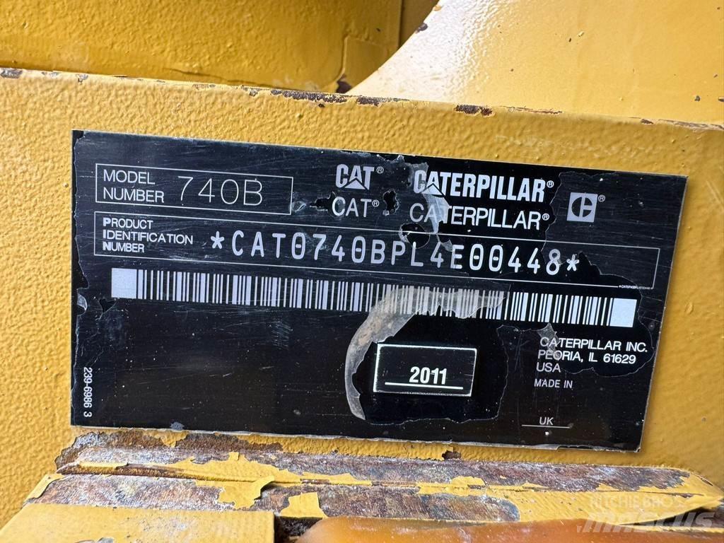 CAT 740B ساحبات مفصلية