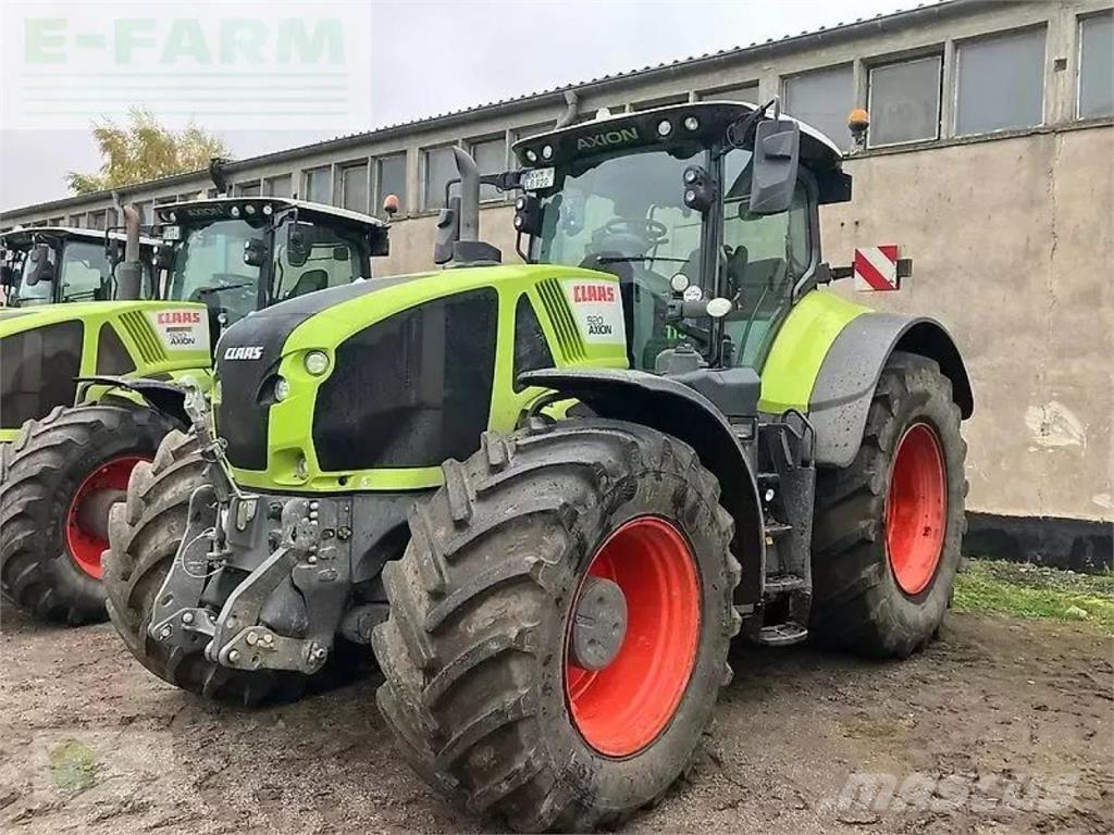 CLAAS axion 920 الجرارات