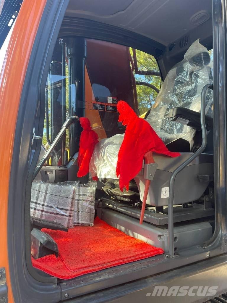 Doosan DX 225 LC حفارات وسط 7 طن - 12 طن