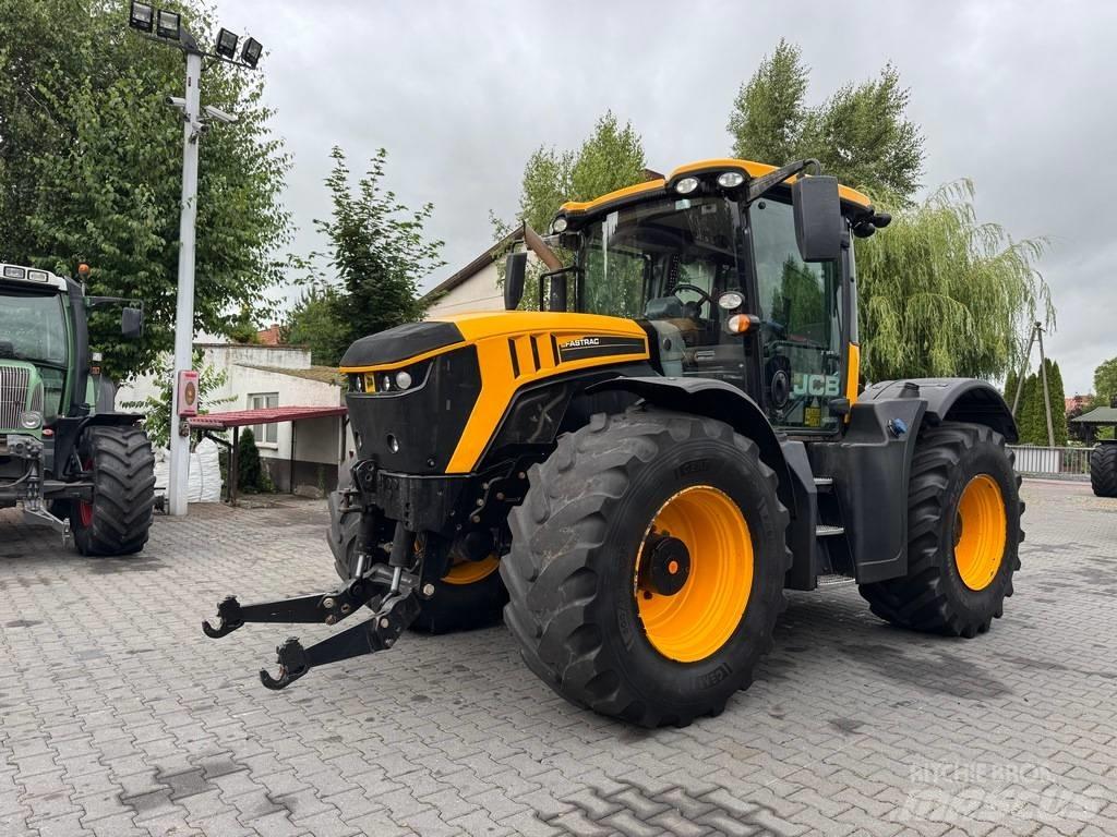 JCB FASTRAC 4220 الجرارات