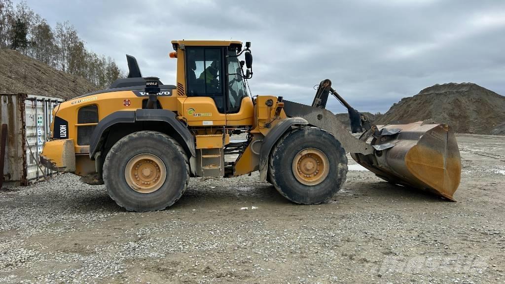 Volvo L 120 H لوادر بعجل