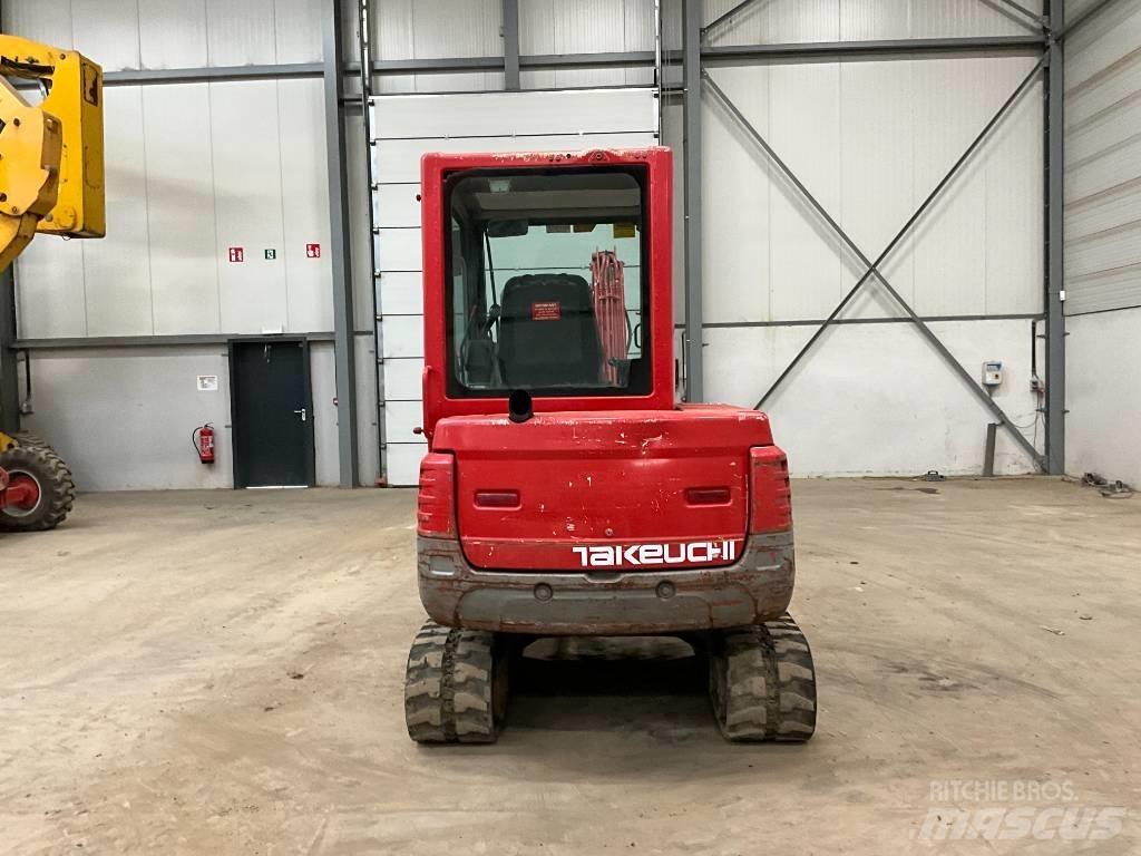 Takeuchi TB 235 حفارات صغيرة أقل من 7 طن (حفارات صغيرة)