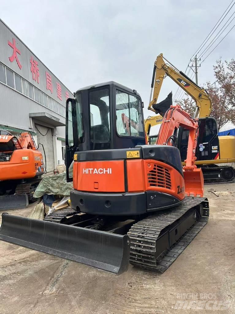 Hitachi ZX 50 حفارات زحافة