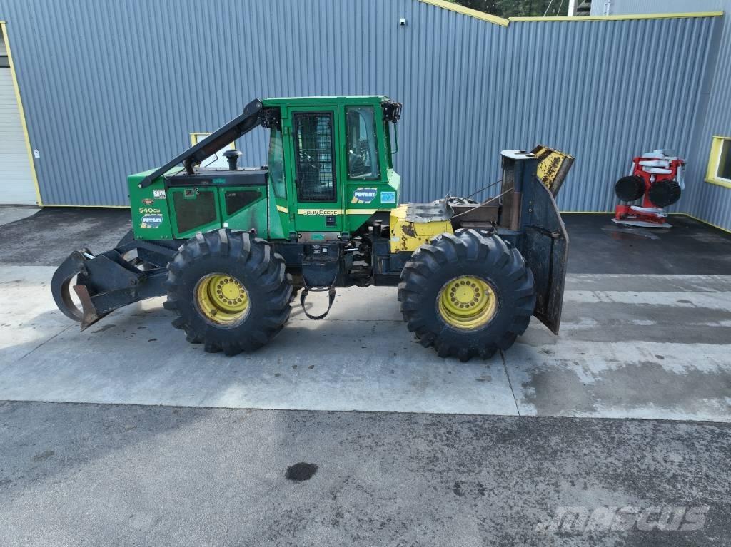 John Deere 540 G III ساحبات الأشجار