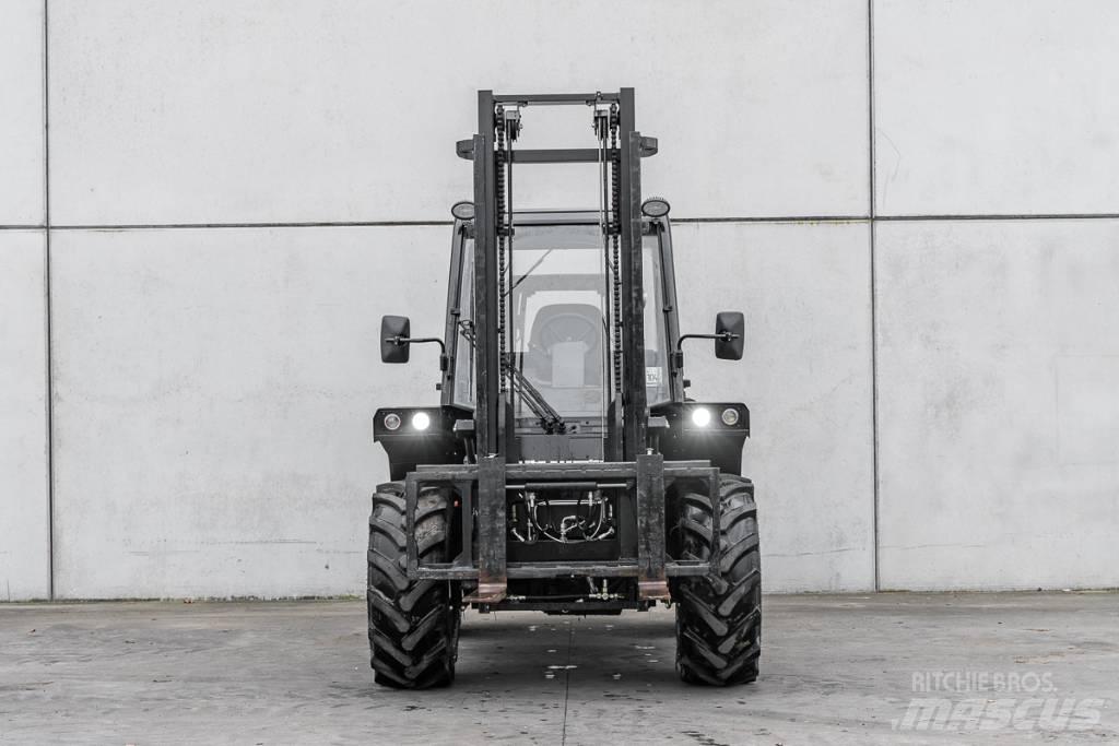 Manitou M 30-4 شاحنات الديزل