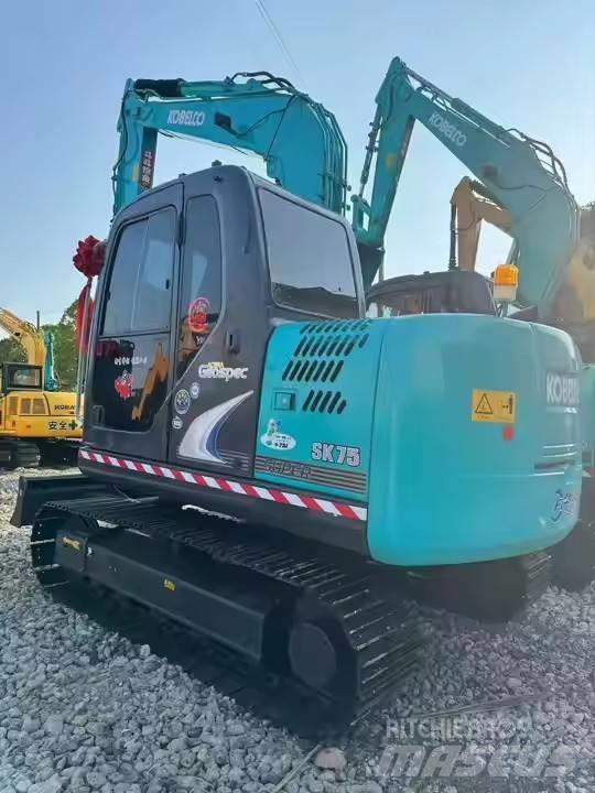 Kobelco SK75 حفارات زحافة