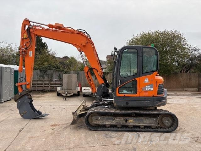 Doosan DX 85 R-3 حفارات وسط 7 طن - 12 طن