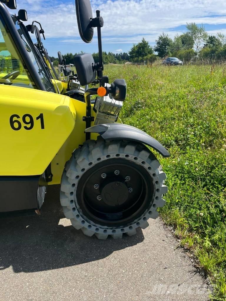JCB 525-60 مناولات متداخلة