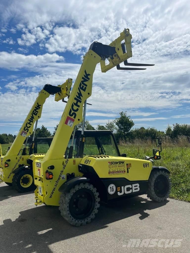 JCB 525-60 مناولات متداخلة