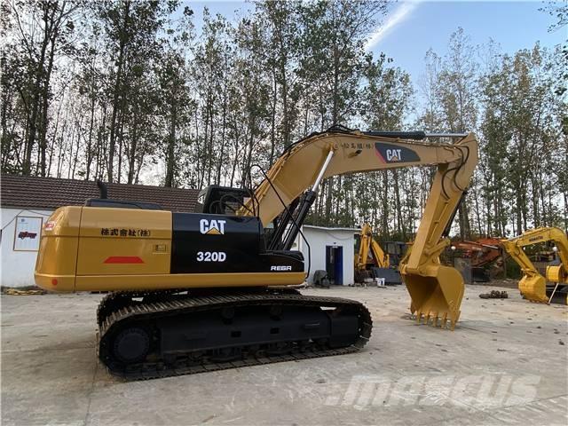 CAT 320D حفارات زحافة