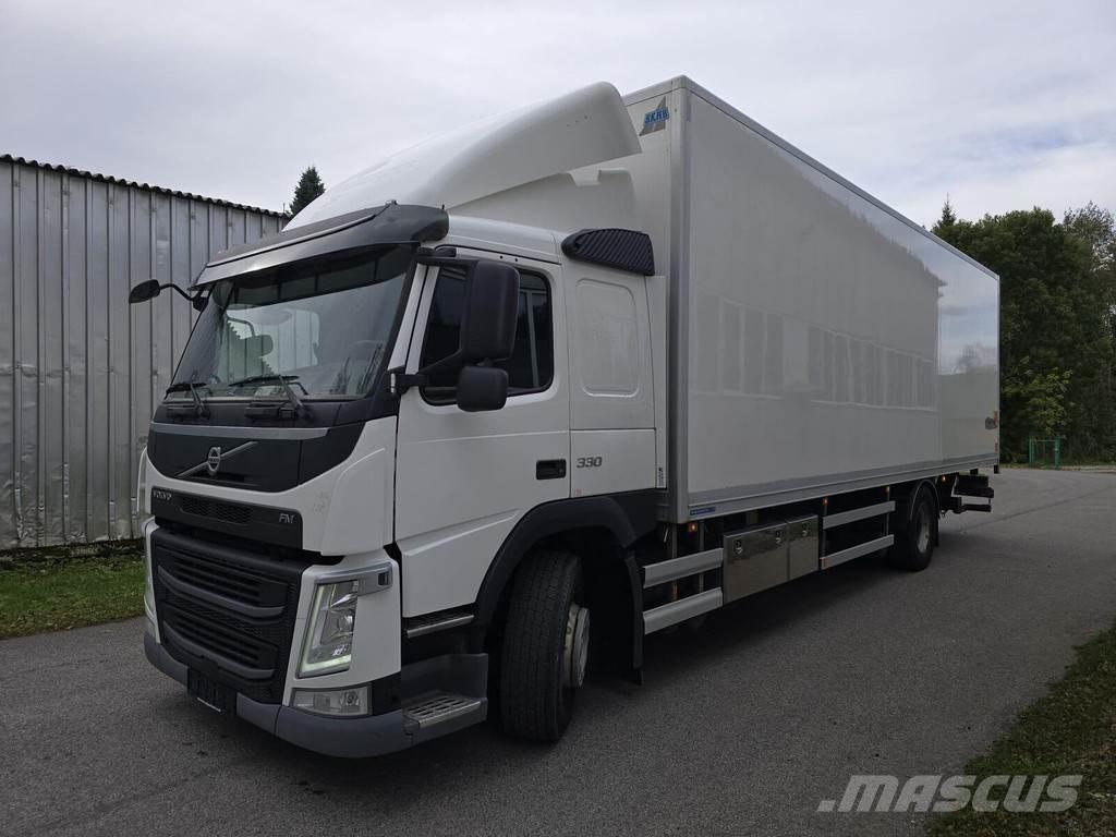 Volvo FM330 4X2 شاحنات ذات هيكل صندوقي