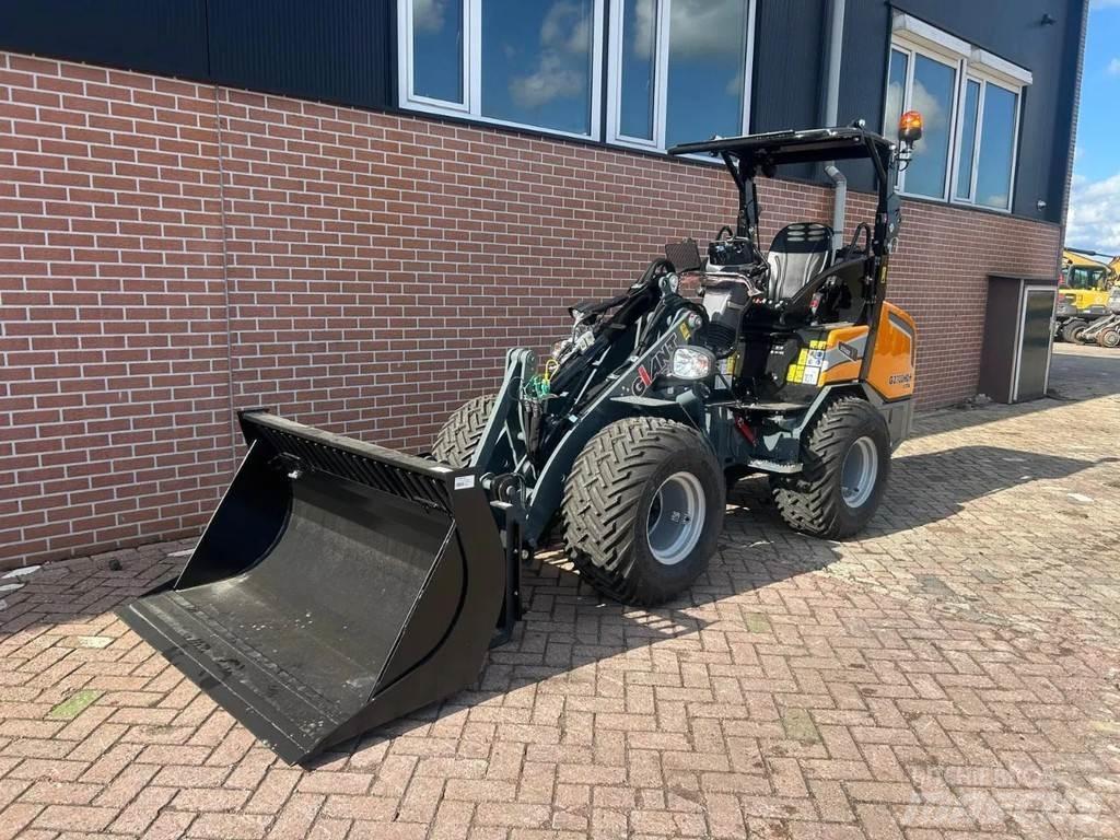 GiANT G2700 لوادر صغيرة