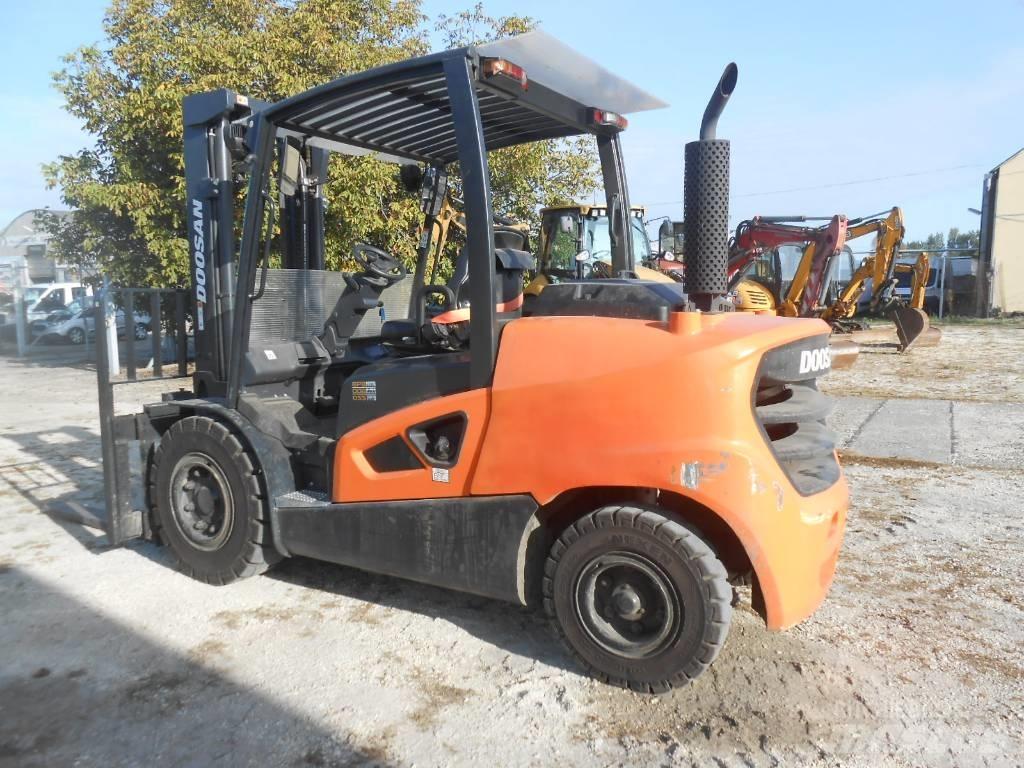 Doosan D50SC-09 شاحنات الديزل