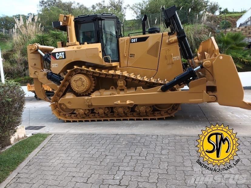 CAT D 8 T II بلدوزرات مجنزرة