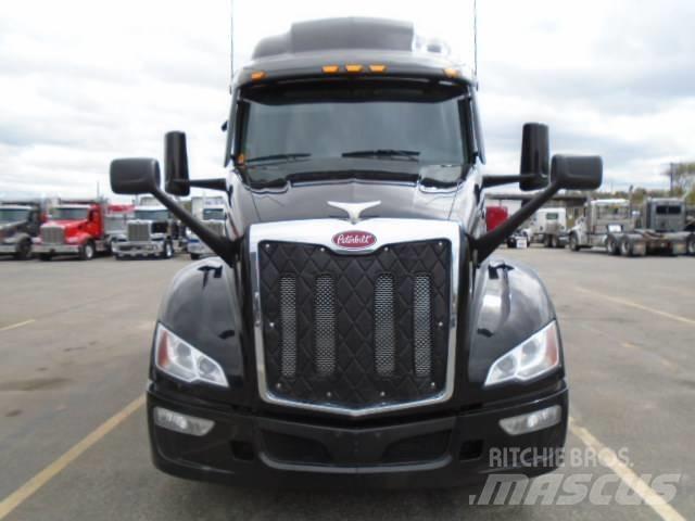 Peterbilt 579 وحدات الجر