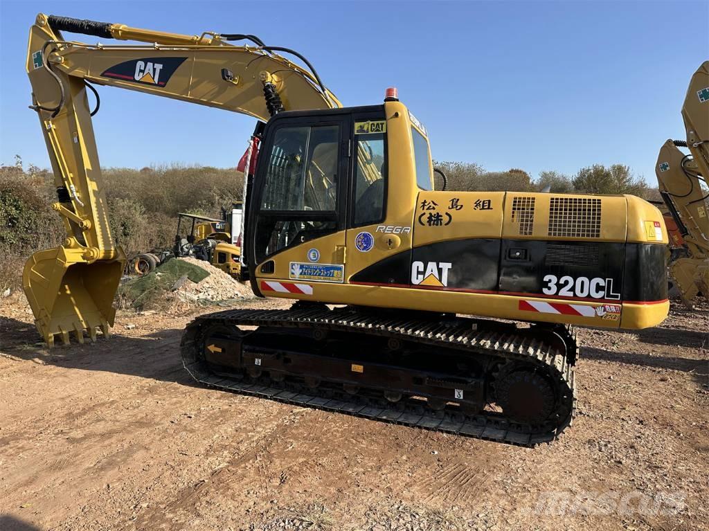 CAT 320 C L حفارات زحافة