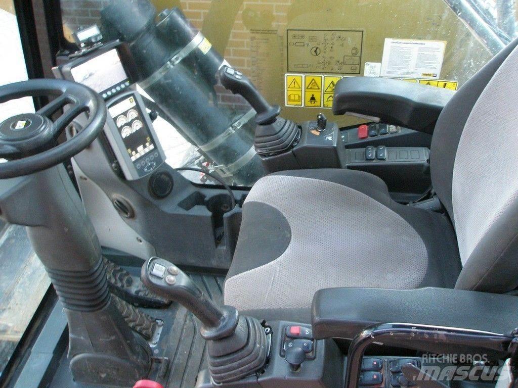 CAT MH3024 مناولات المخلفات / مناولات صناعية