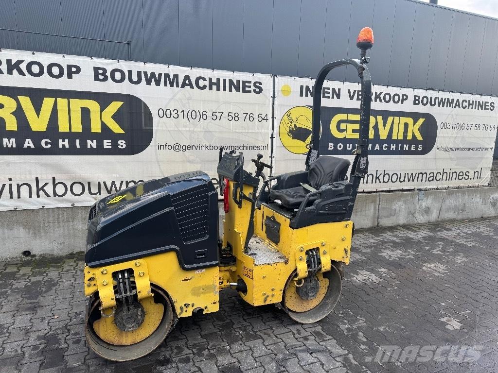 Bomag BW 80 AD-5 مداحل ثنائية الاسطوانة