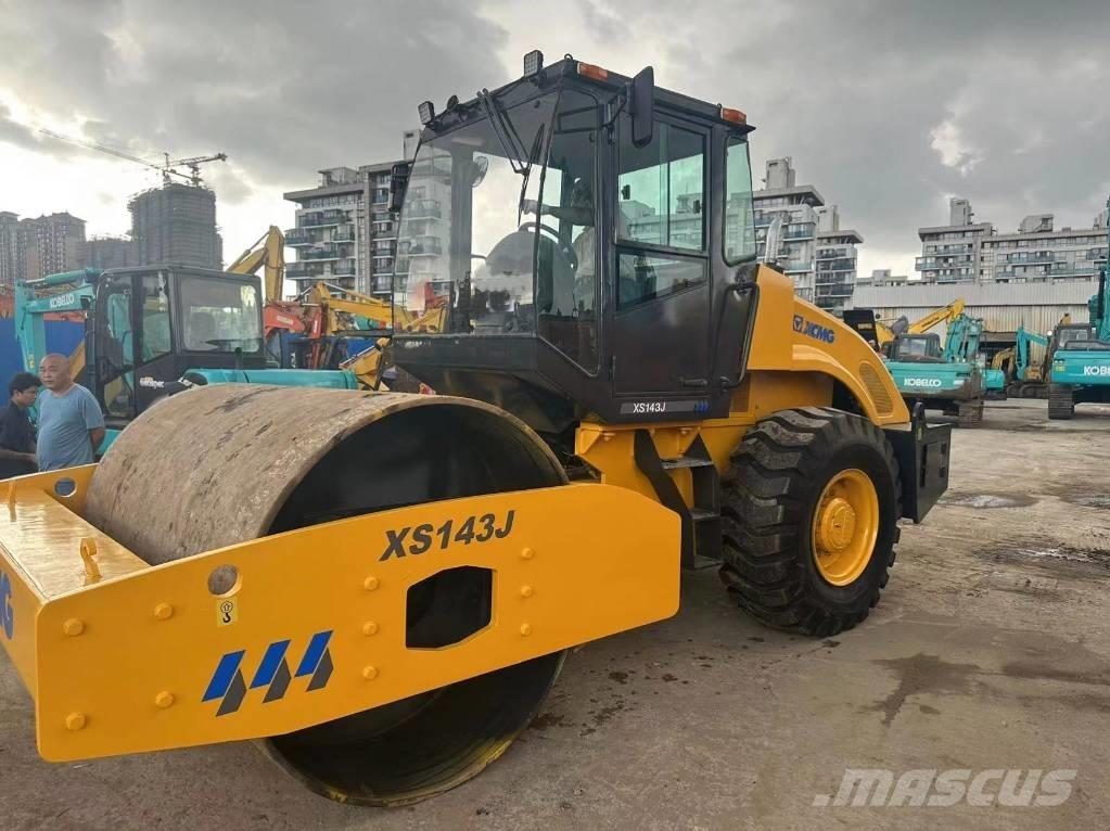 XCMG XS 143 J مداحل أحادية الأسطوانة