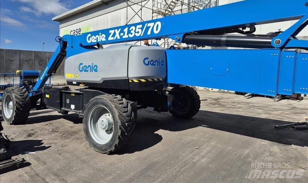 Genie ZX 135/70 رافعات سلة مفصلية