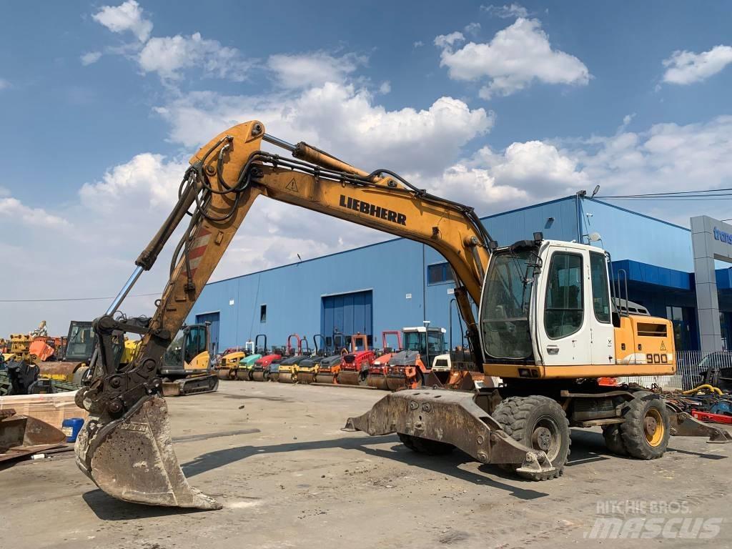 Liebherr A 900 C حفارات بعجل