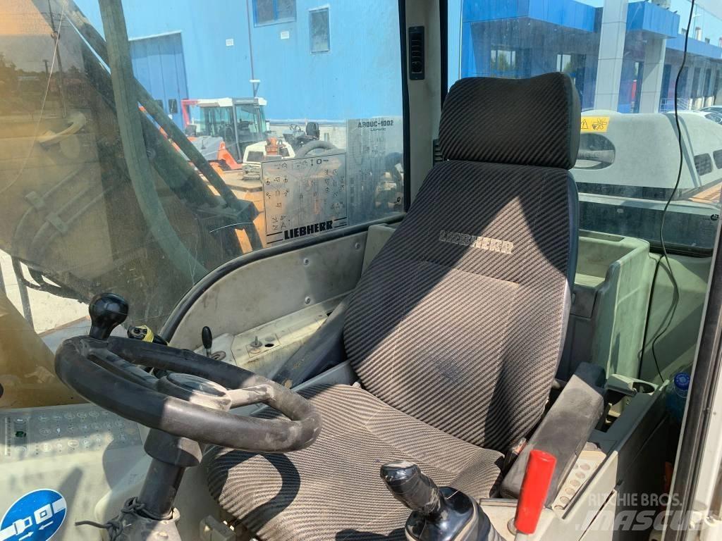 Liebherr A 900 C حفارات بعجل