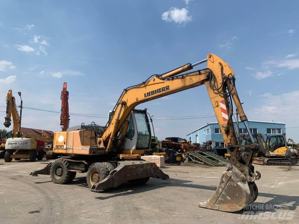 Liebherr A 900 C حفارات بعجل