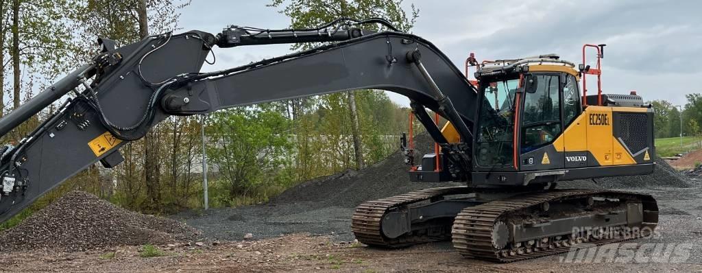 Volvo EC 250 EL حفارات زحافة