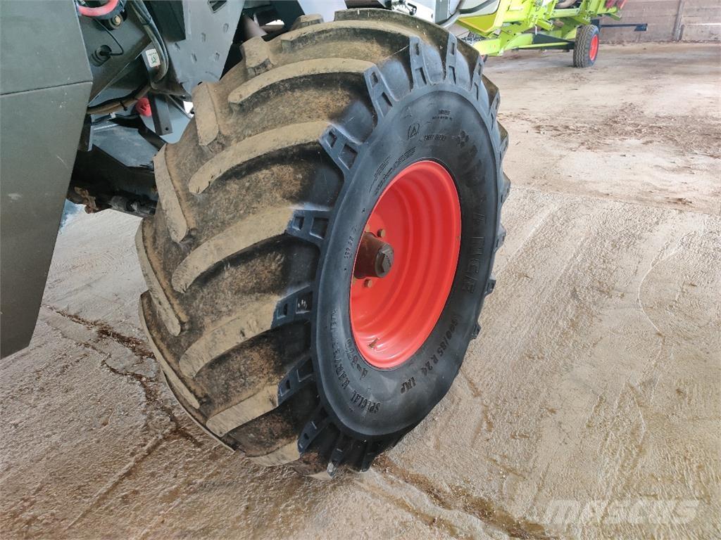 CLAAS TUCANO 480 حصادات