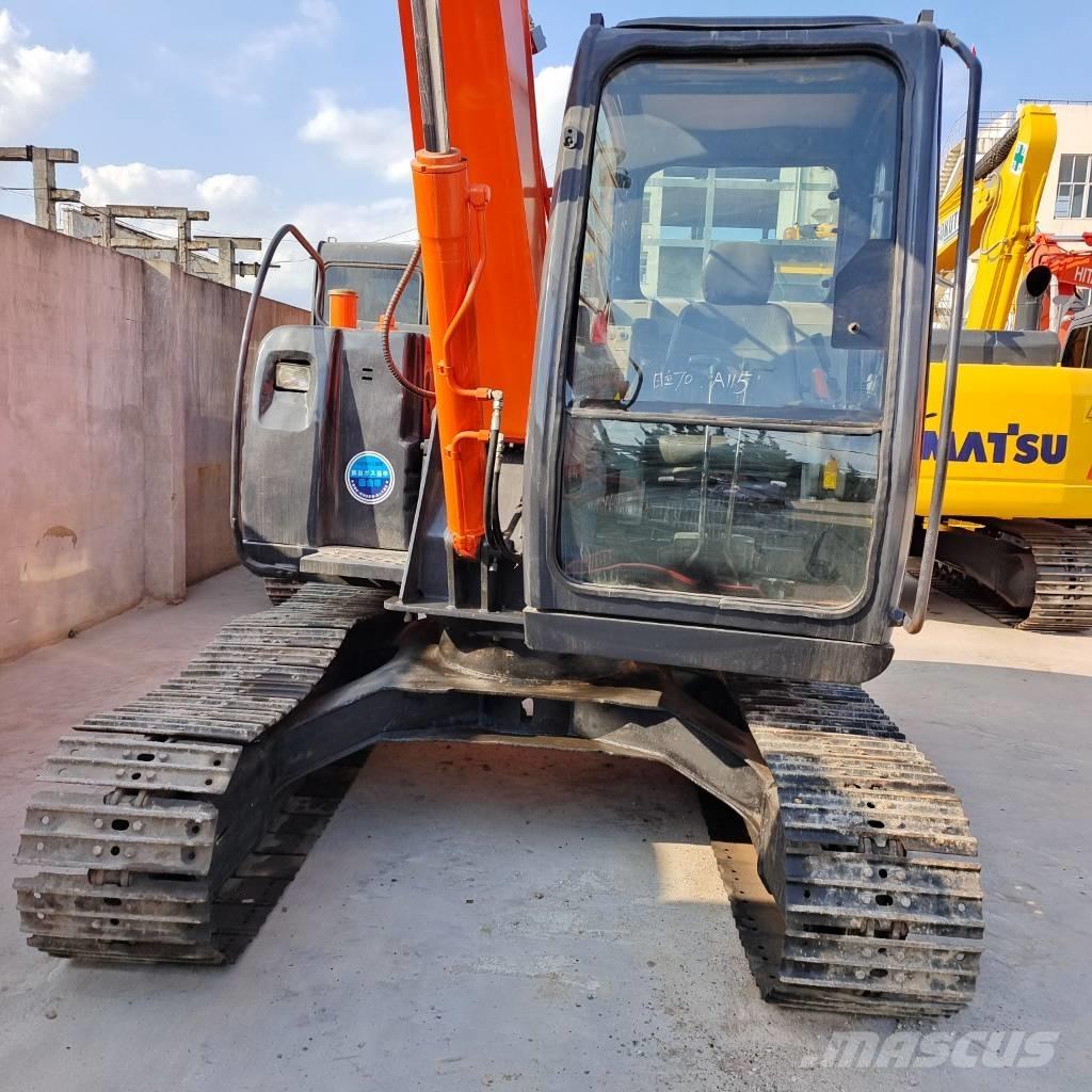 Hitachi ZX 70 حفارات وسط 7 طن - 12 طن