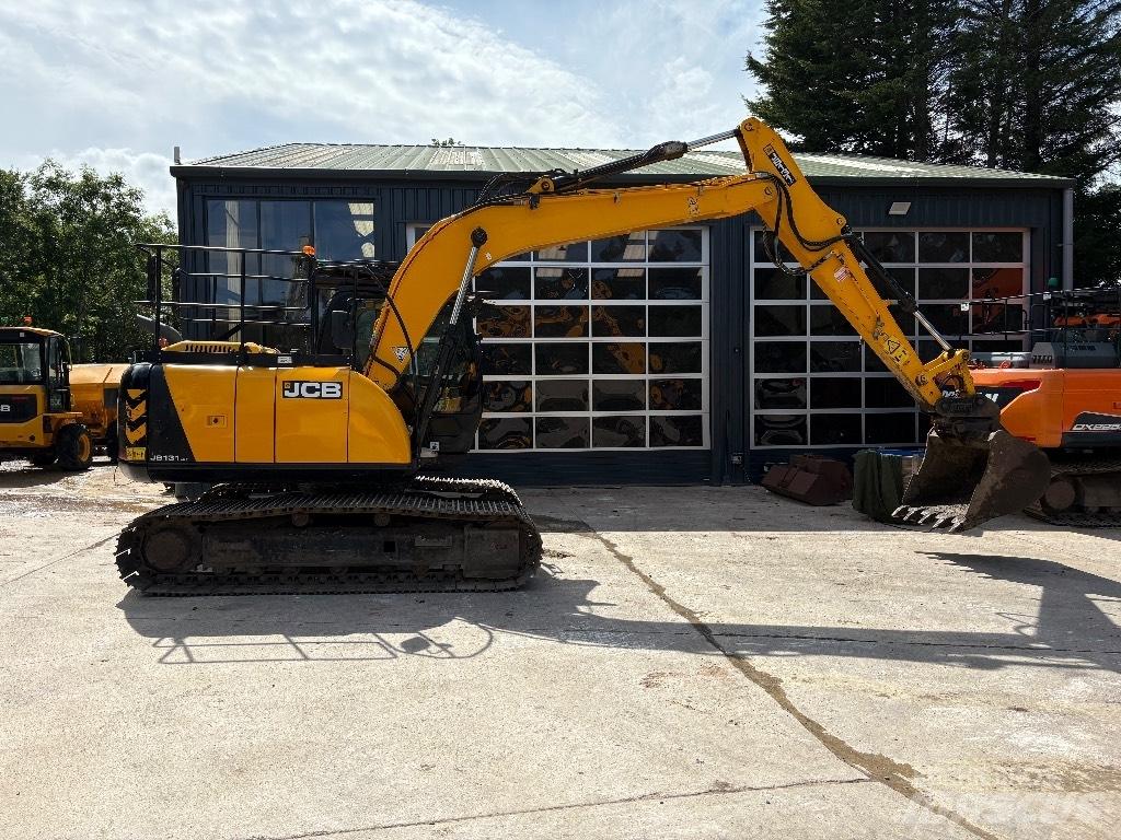 JCB JS 131 حفارات زحافة