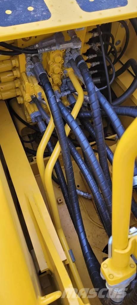 Komatsu 210LC-8 حفارات زحافة