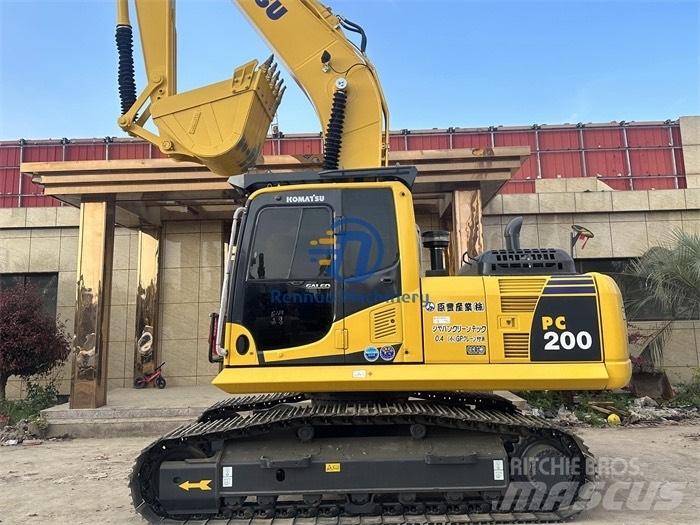 Komatsu PC200-8MO حفارات زحافة