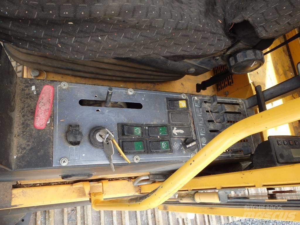 Volvo EC 200 حفارات زحافة
