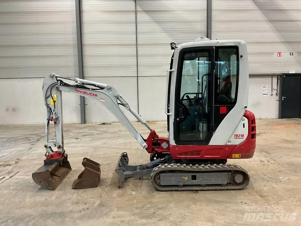 Takeuchi TB 216 حفارات صغيرة أقل من 7 طن (حفارات صغيرة)