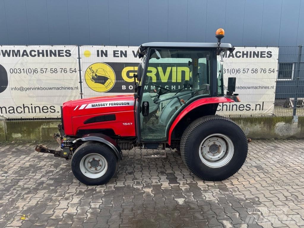 Massey Ferguson 1447 جرارات مدمجة