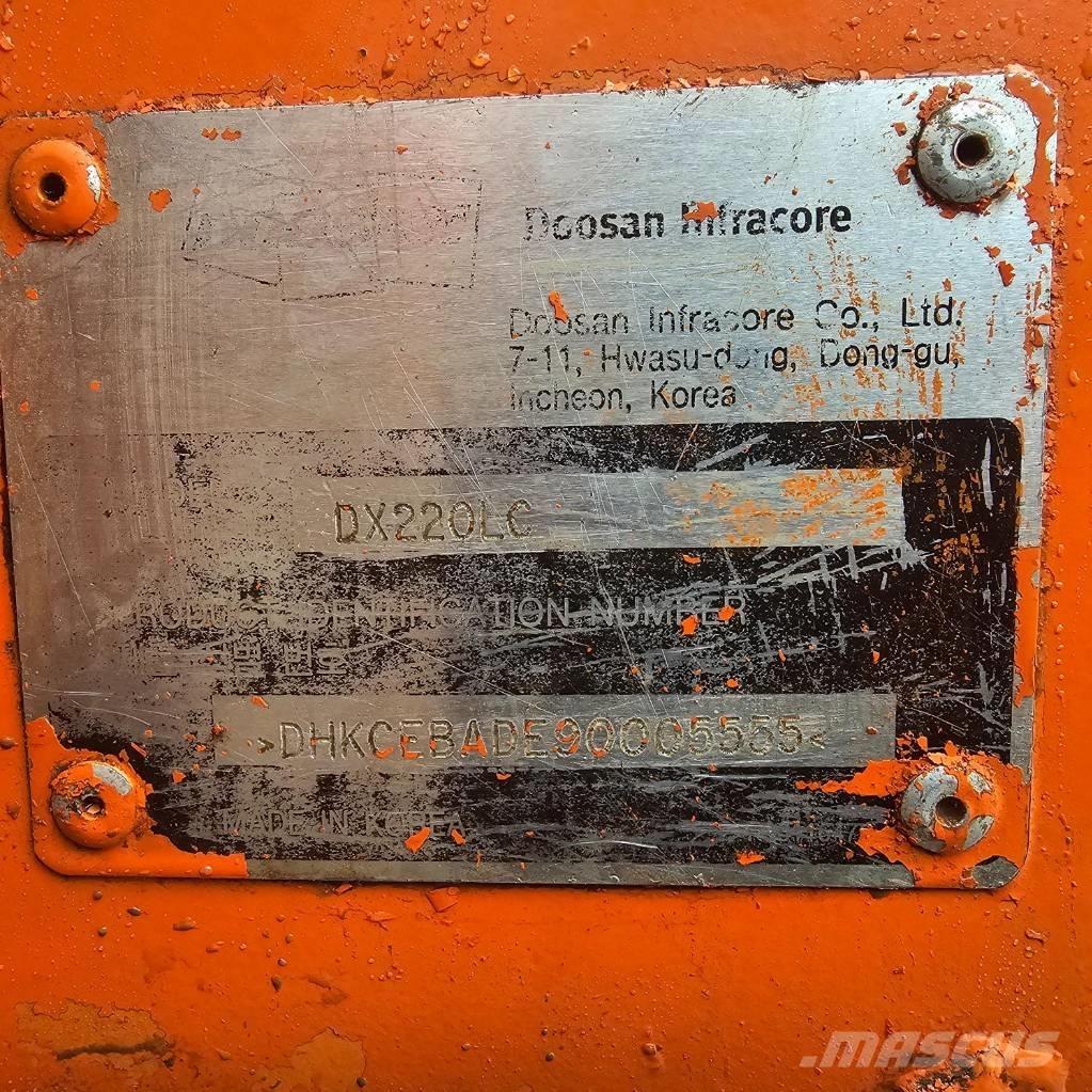 Doosan DX 220 LCA حفارات زحافة