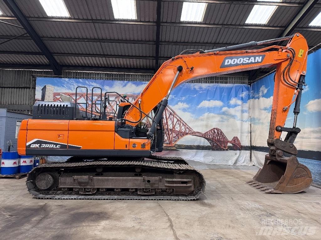 Doosan DX 300 LC-7 حفارات زحافة