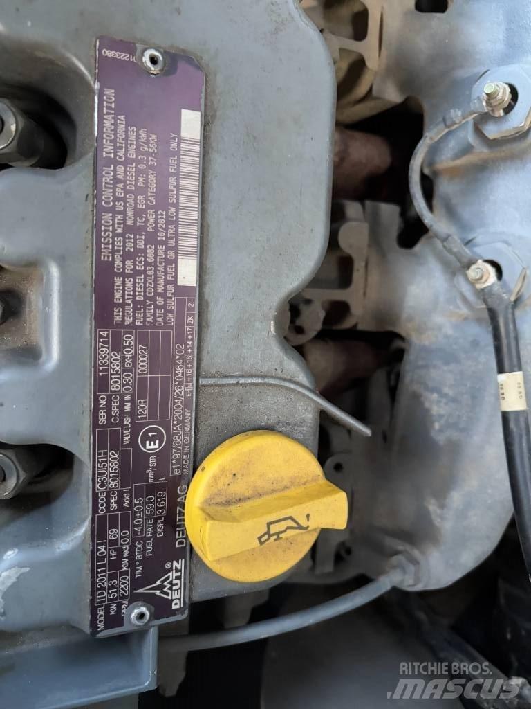 Atlas AR 65 لوادر بعجل