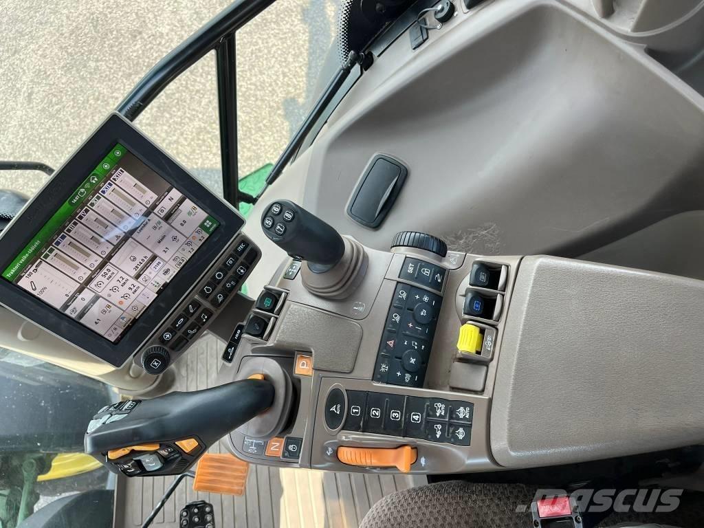 John Deere 6230 R الجرارات
