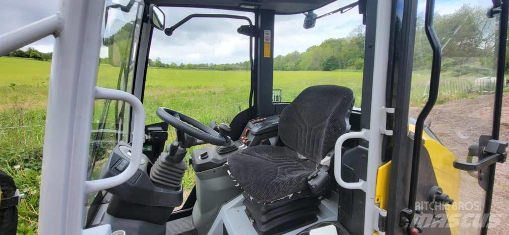 Wacker Neuson WL 28 لوادر انزلاقية التوجيه