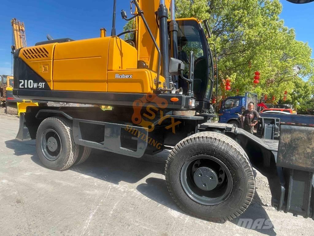 Hyundai R210W حفارات بعجل