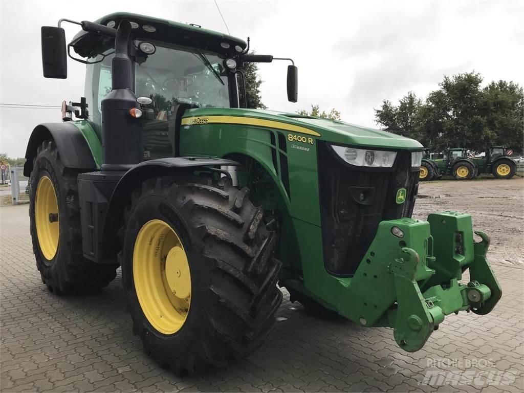 John Deere 8400R الجرارات
