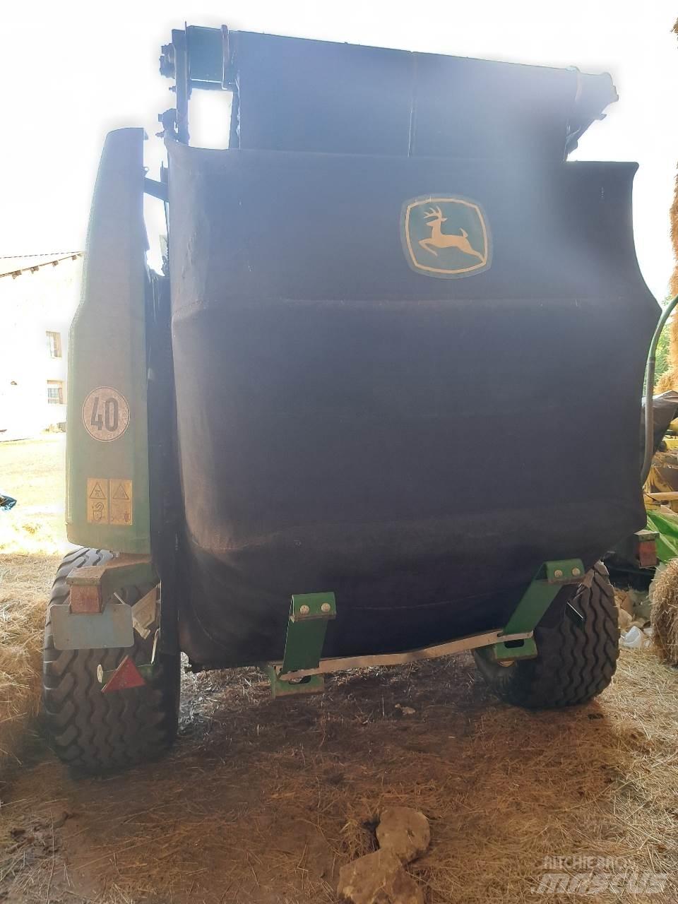John Deere 990 محزمات مستديرة