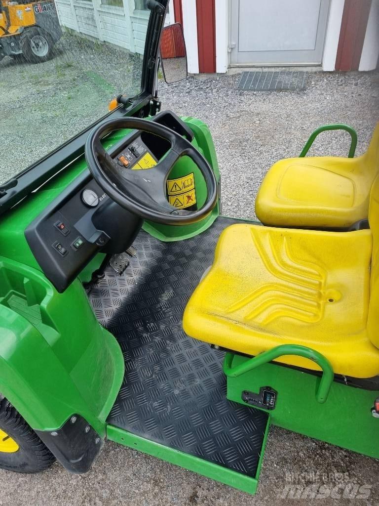 John Deere Gator TE ماكينات منفعة عامة