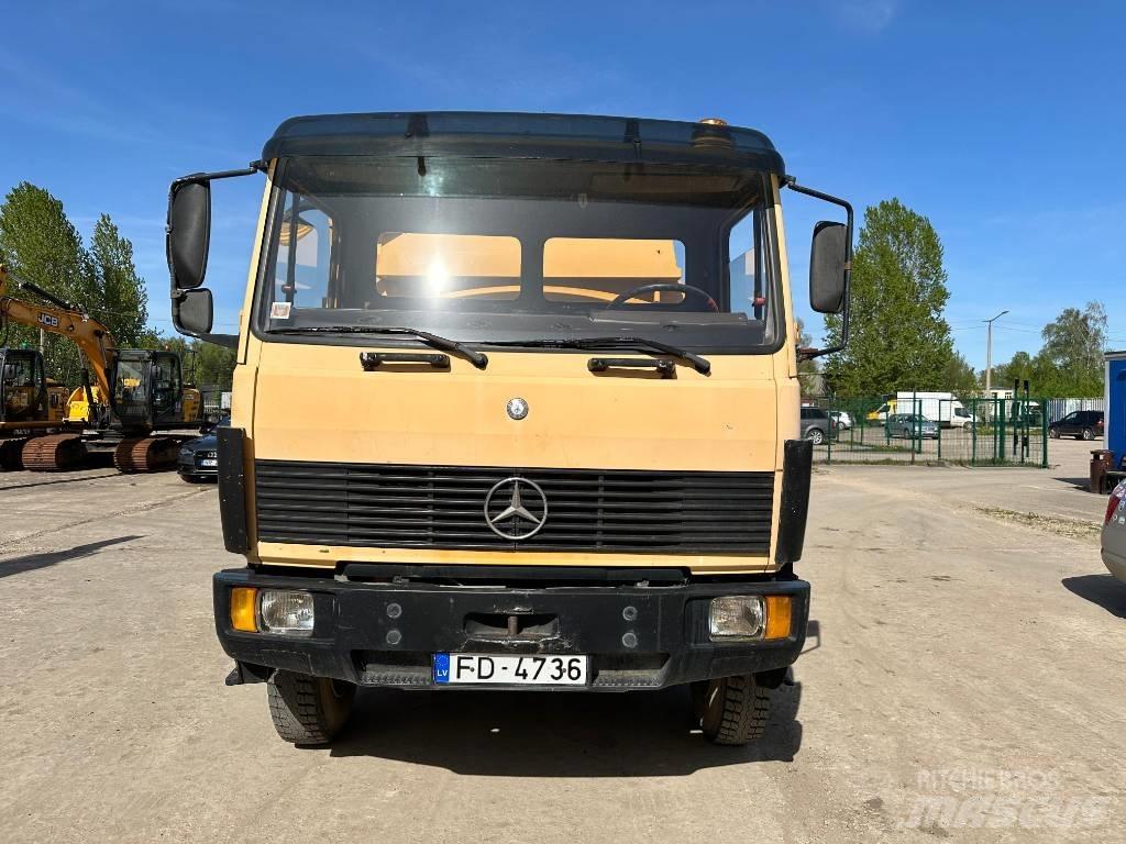 Mercedes-Benz 1317 شاحنات ذات صهاريج